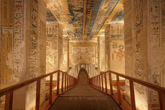 Painted corridor of a tomb